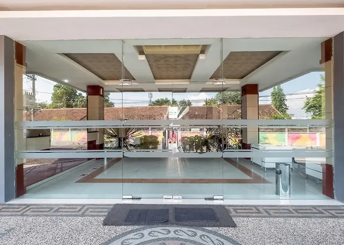 Oyo Flagship 3726 Tembok Batu Residence